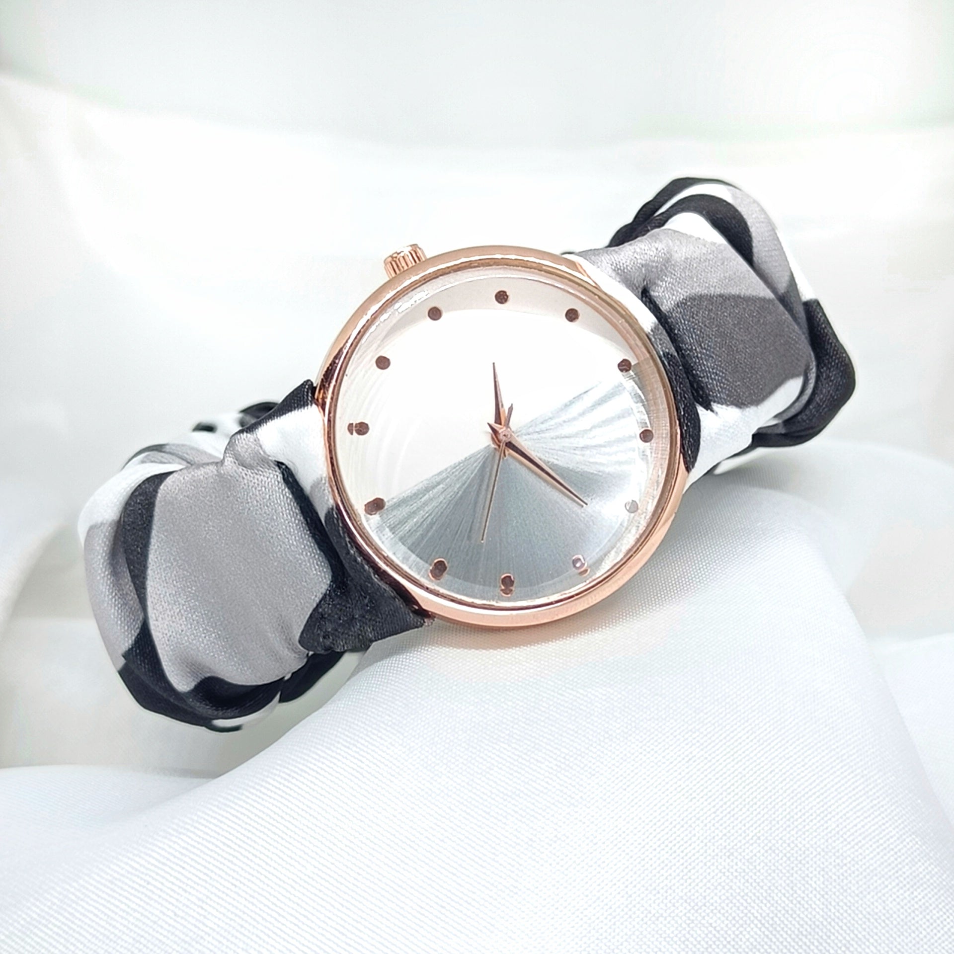 Carbon Camouflage - Fairy & Rose Printed Scrunchie Watch